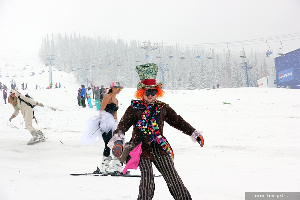 Спуск в карнавальных костюмах Grelka Fest 2014.