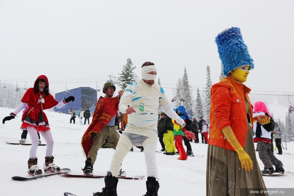 Спуск в карнавальных костюмах Grelka Fest 2014.