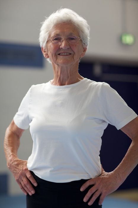 87-летняя гимнастка