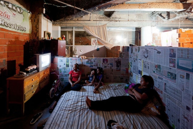 Трущобная жизнь в столице Венесуэлы.
