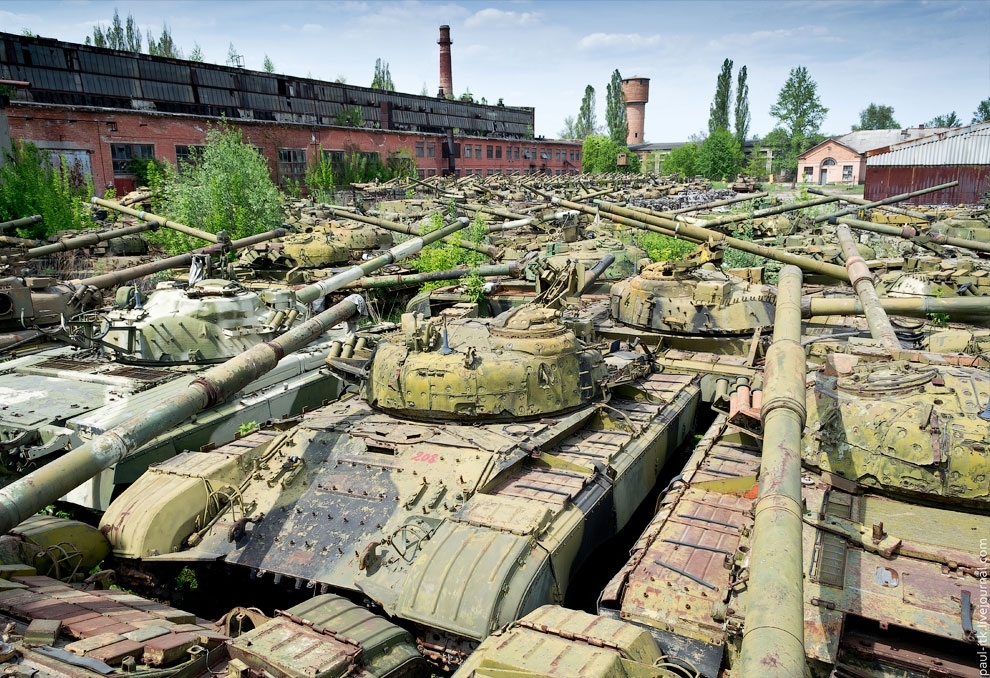 Кладбище танков или сказ о былом величии. 14 фото + 1 видео