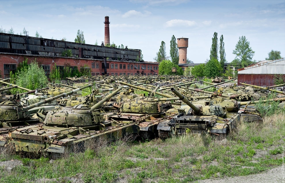 Кладбище танков или сказ о былом величии. 14 фото + 1 видео