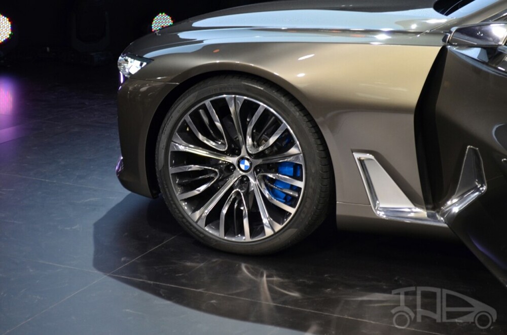 Концепт роскошного седана от BMW – Vision Future Luxury