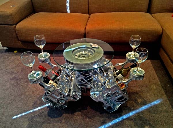 Кофейный столик из автомобильного двигателя