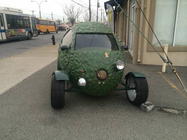 Фотка дня: автомобиль-авокадо на продажу