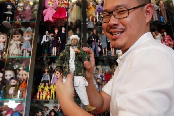  Цзянь Ян собирает кукол