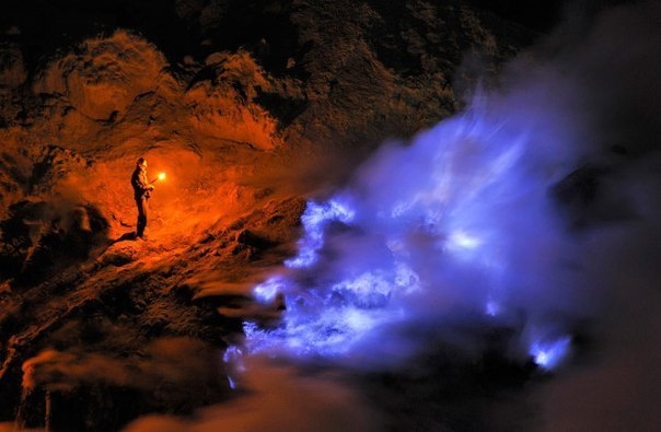 Kawah Ijen — вулкан с голубой лавой