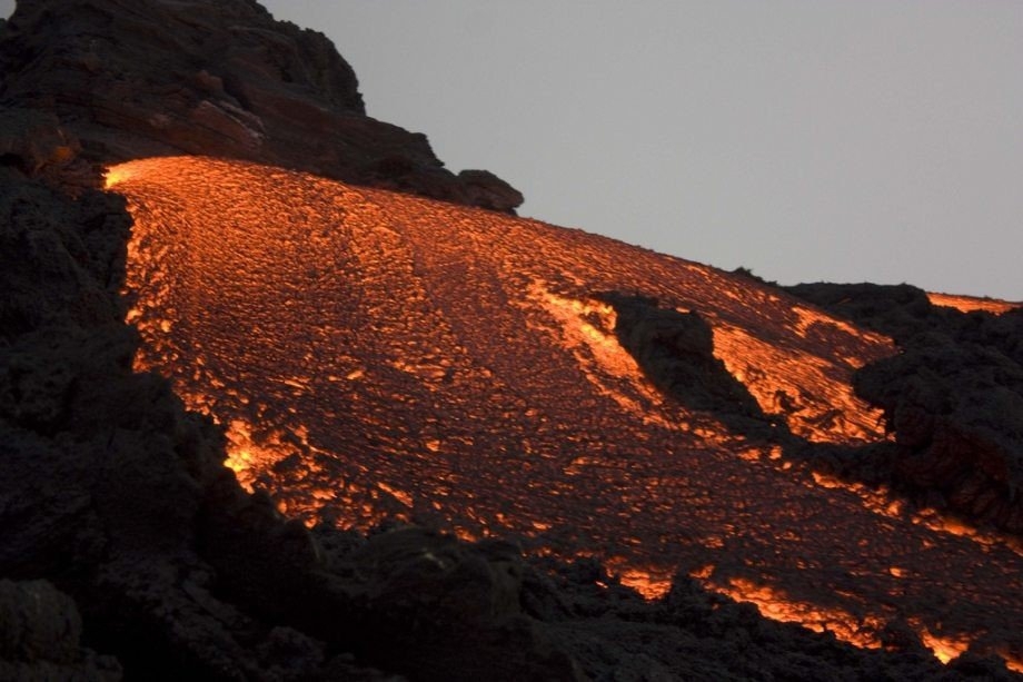 Вулканическая лава.