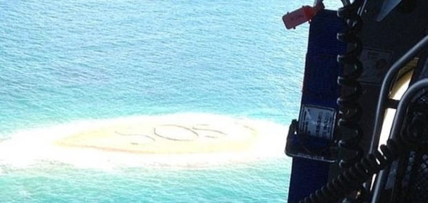 Застрявших на необитаемом острове туристов спас вытоптанный SOS