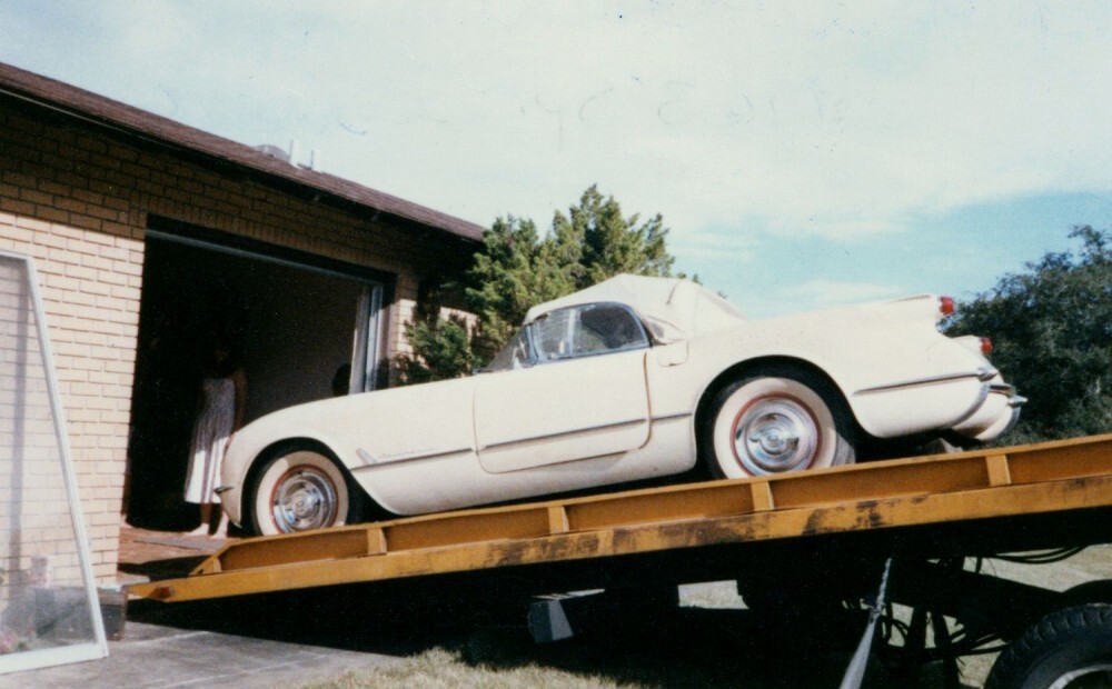 Замурованный в подвале Chevrolet Corvette