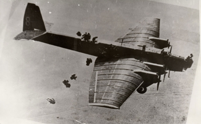 Можайский десант: с бреющего полёта без парашютов на немецкие танки 