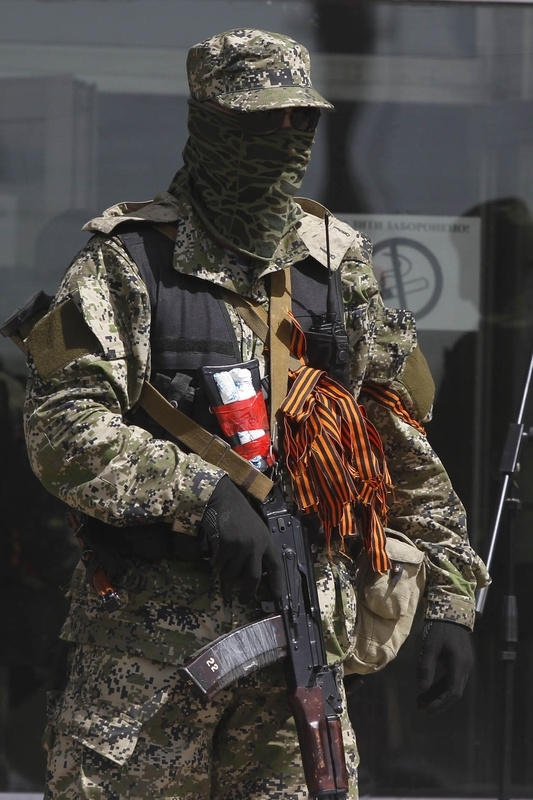 Русские освобождают украинцев в Донецке