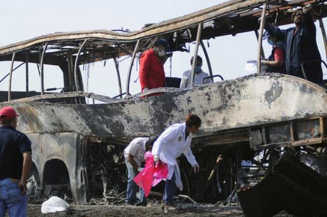 В Мексике 36 человек заживо сгорели в автобусе