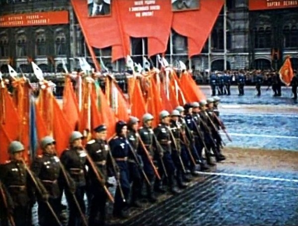 Цветные фото парада победы в 1945 году