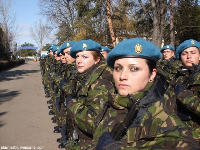 Фото подборка женщин на службе в армиях разных стран