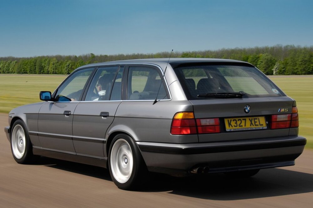 Как менялся BMW M5 за 30 лет