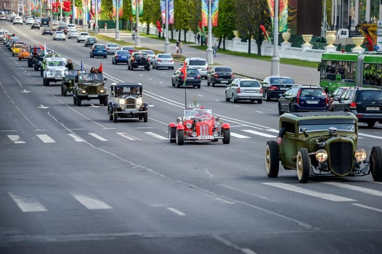 Ретропарад любителей автомобильной классики в Минске