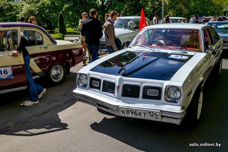 Ретропарад любителей автомобильной классики в Минске