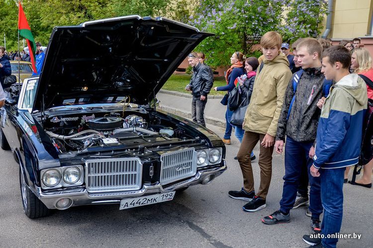 Ретропарад любителей автомобильной классики в Минске