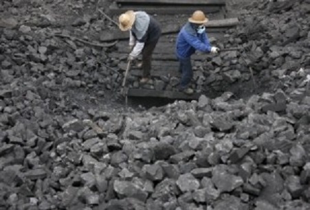 Китайский шахтер 17 лет жил в завале под землей