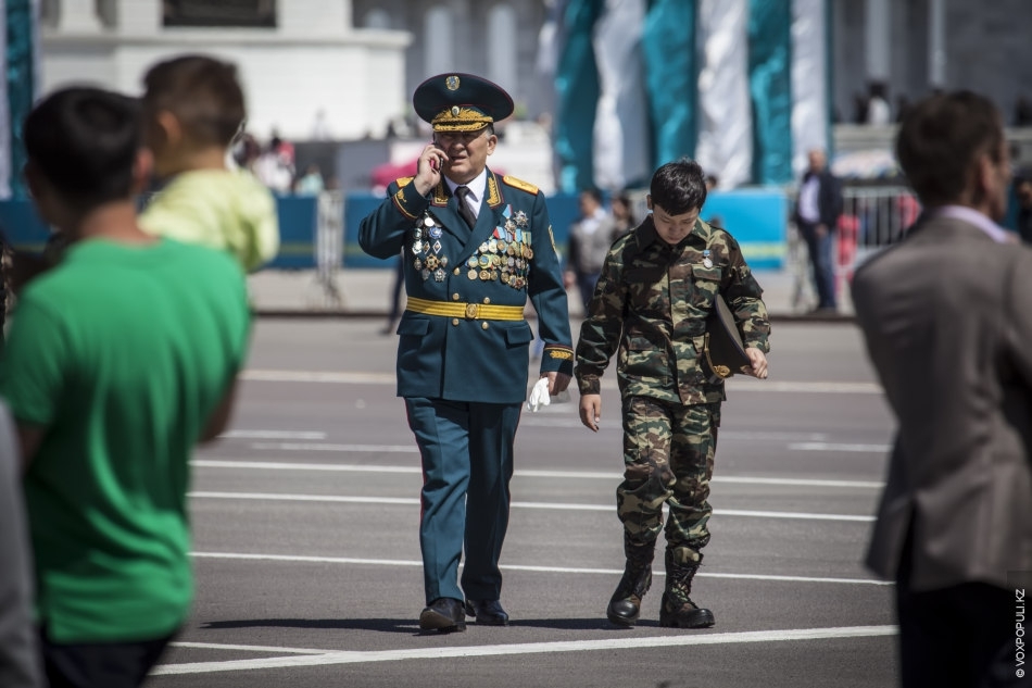 Военный парад в Астане