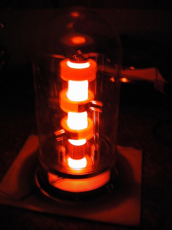Настольный светильник в стиле Теслапанка