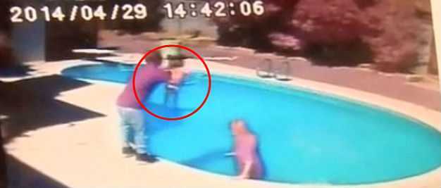 Отец бросил двухлетнюю дочь в бассейн, чтобы преподать ей урок