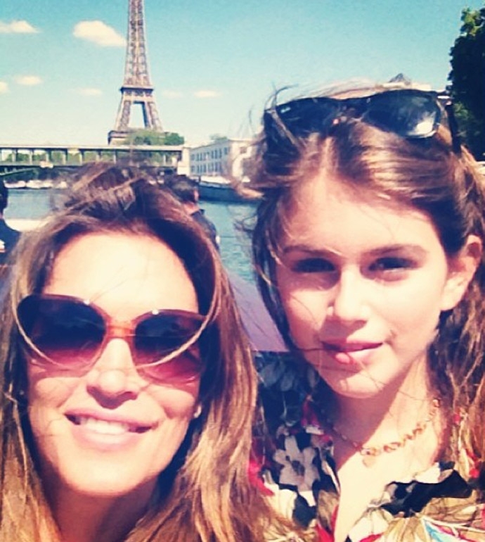 Синди Кроуфорд и ее красавица-дочь в Париже