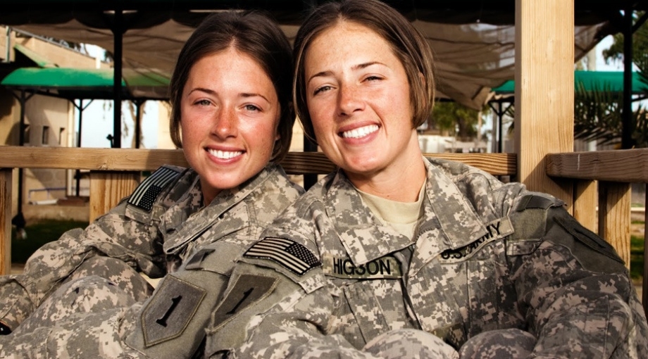 Горячие военные девчонки
