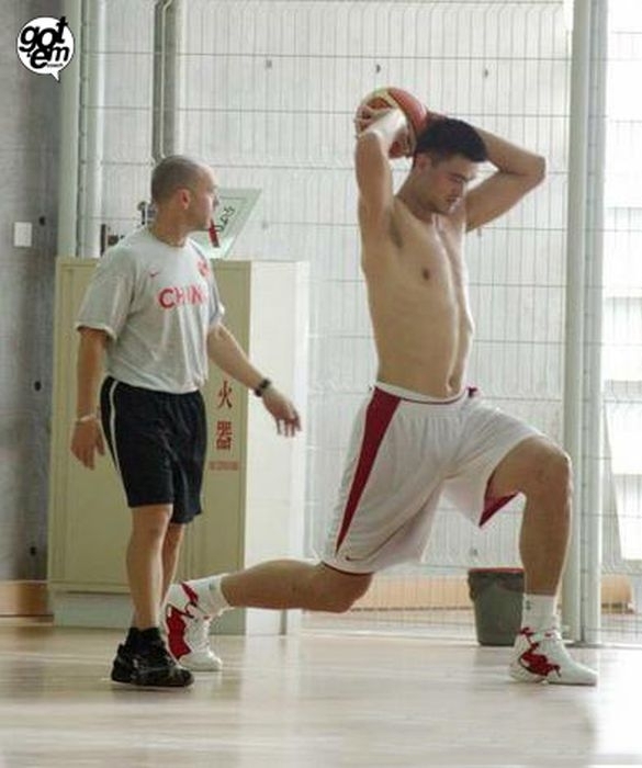 Непростая жизнь китайского баскетболиста