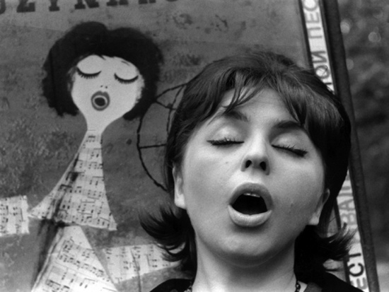 «Поющая девушка», 1960 г.