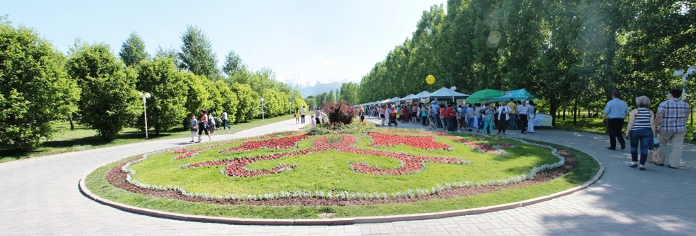 еще много фоток со Дня Цветов в Алматы)