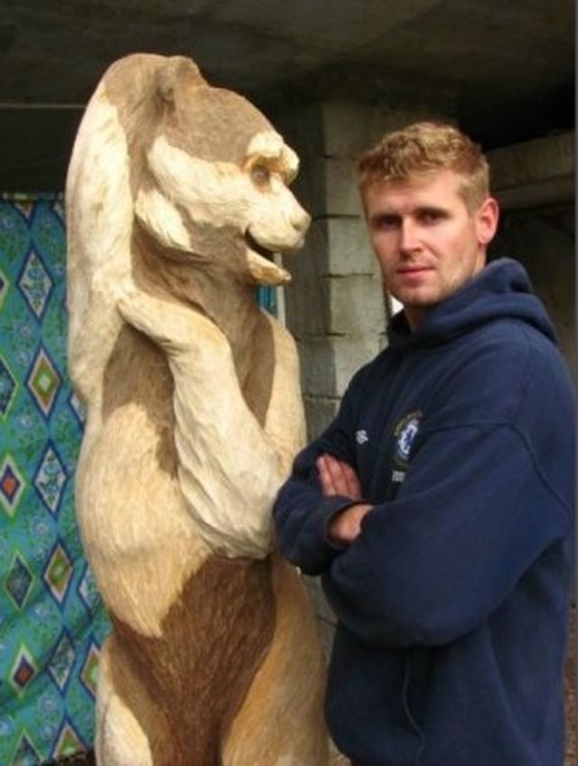 Закарпатский умелец создает чудо-скульптуры из сухих деревьев