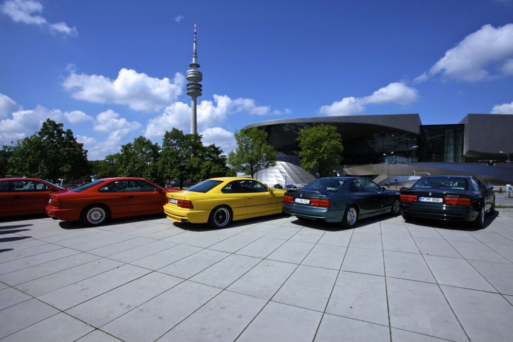 BMW отмечает 25 лет 8-Series 