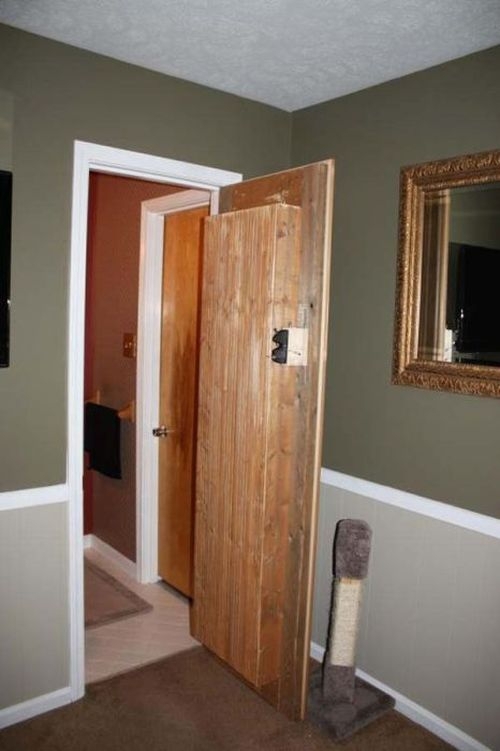 Как сделать  дверь  в скрытую комнату своими руками
