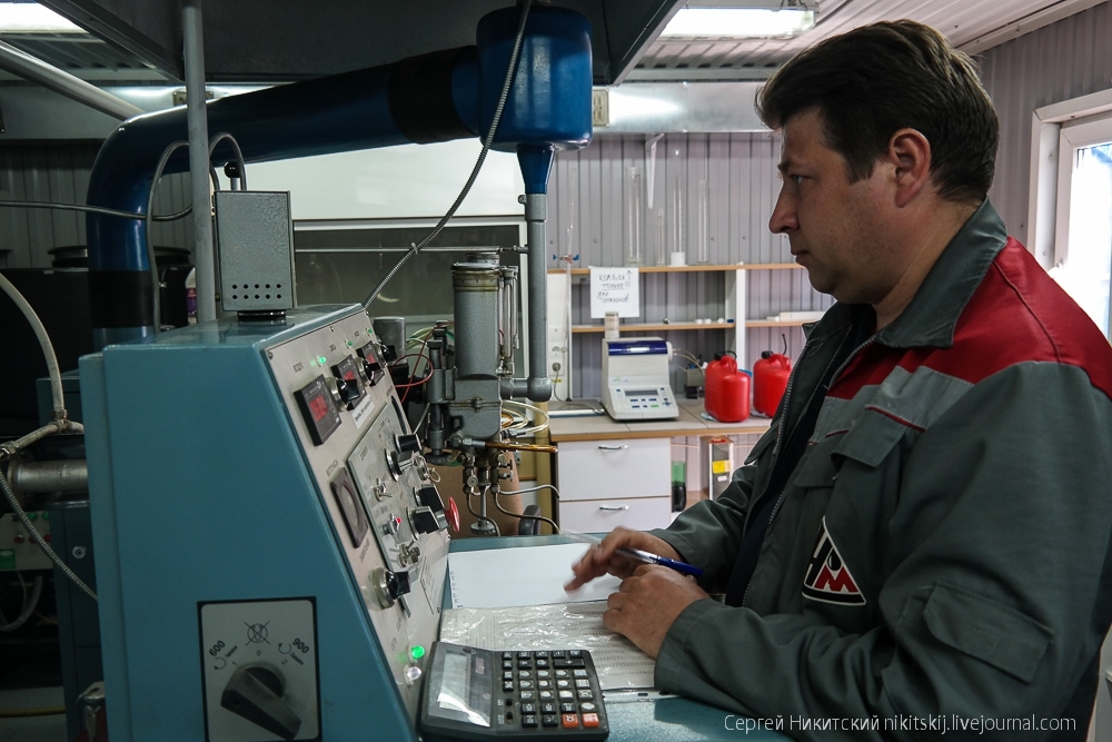 Независимый тест бензина в лаборатории Москвы