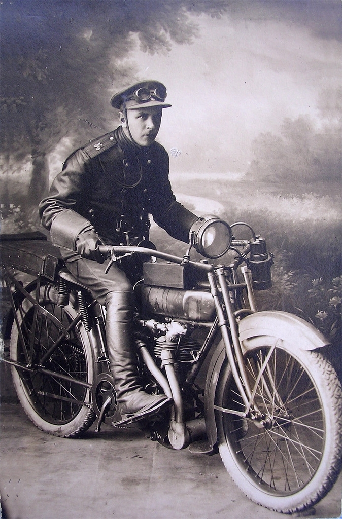 Мотоциклы в России в начале XX века.