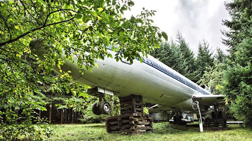 Boeing-727 - домик в лесу.