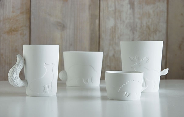 Чашки и кружки различного дизайна. 