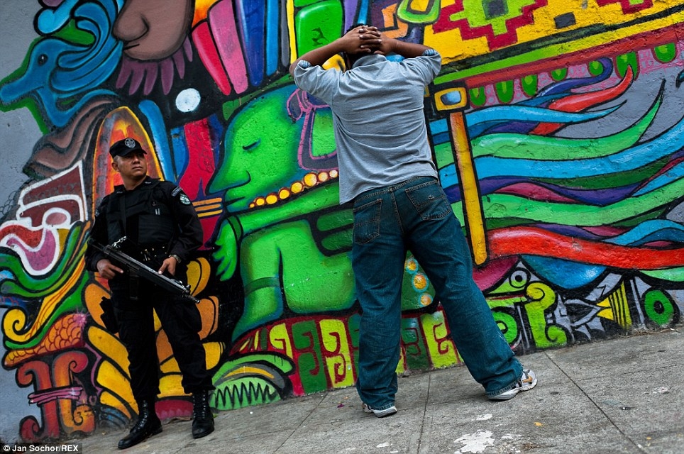 Преступный мир трущоб Сальвадора
