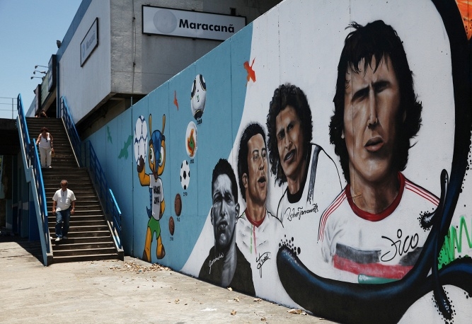 Футбольные граффити на улицах Бразилии