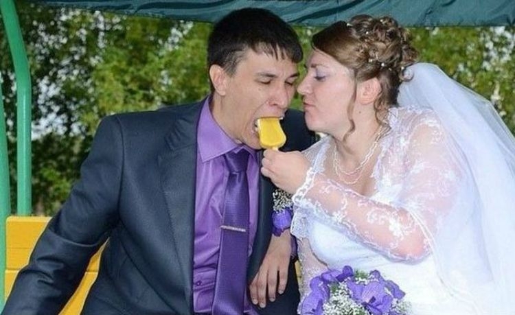 Смешные и забавные свадебные фотографии