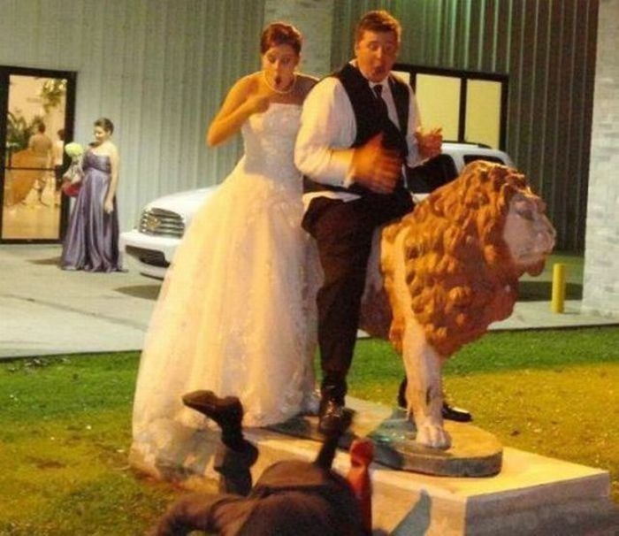 Прикольные и смешные свадебные фото.