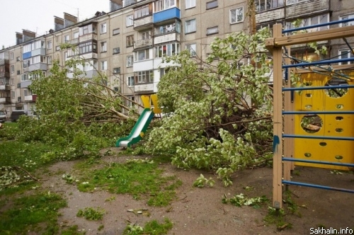 Последствия урагана в Южно-Сахалинске!