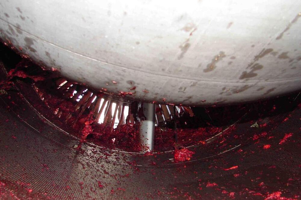 Человека засосало в турбину самолета от Michael  Scofield за 19 июня 2014