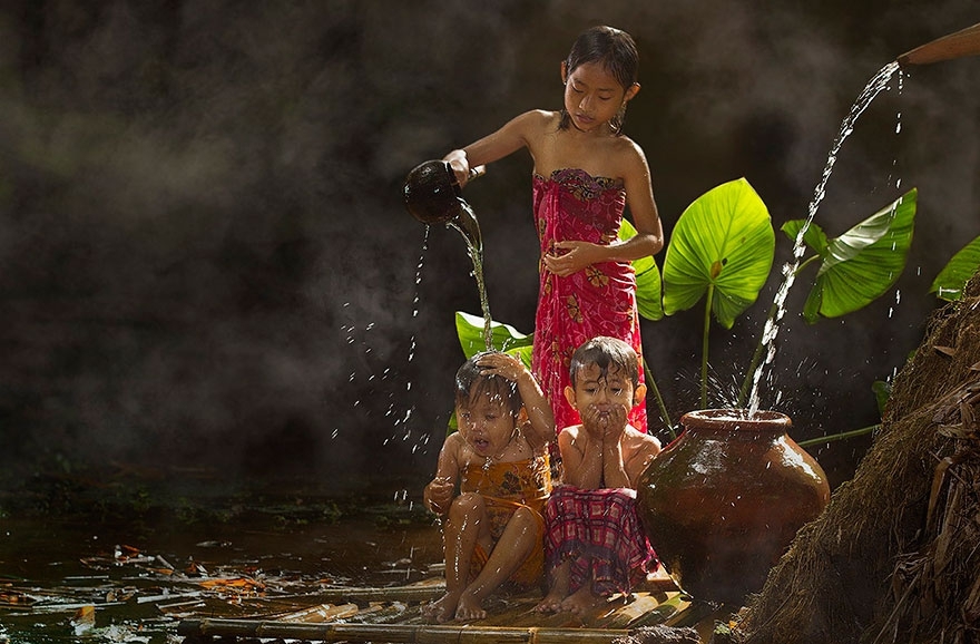 Повседневная жизнь в Индонезийской деревне. Фотограф Herman Damar.