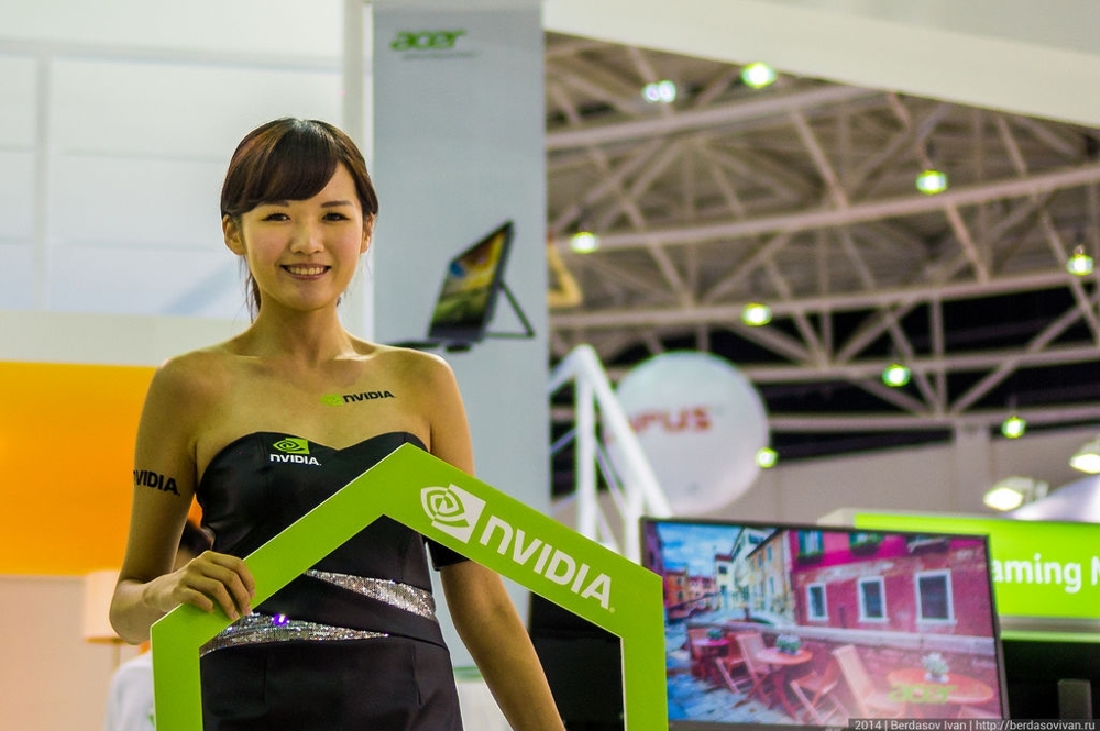Девушки на выставке Computex 2014 в Тайбэе