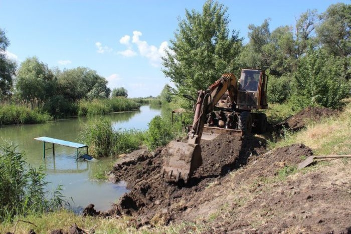 Делаем пляж на речке своими руками