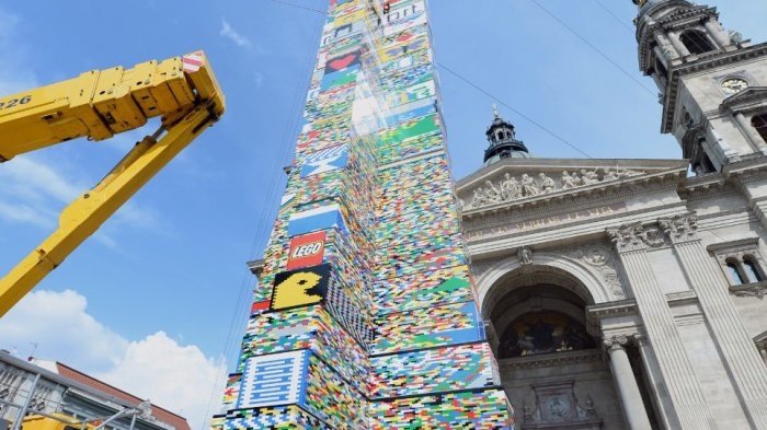 Самая высокая в мире LEGO-башня