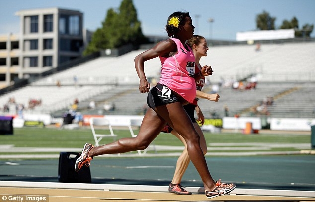 Спортсменка Alysia Montano приняла участие в забеге на 800 метров.